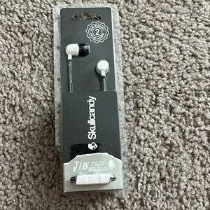 Skullcandy Earbuds with USB-C connecter for phone